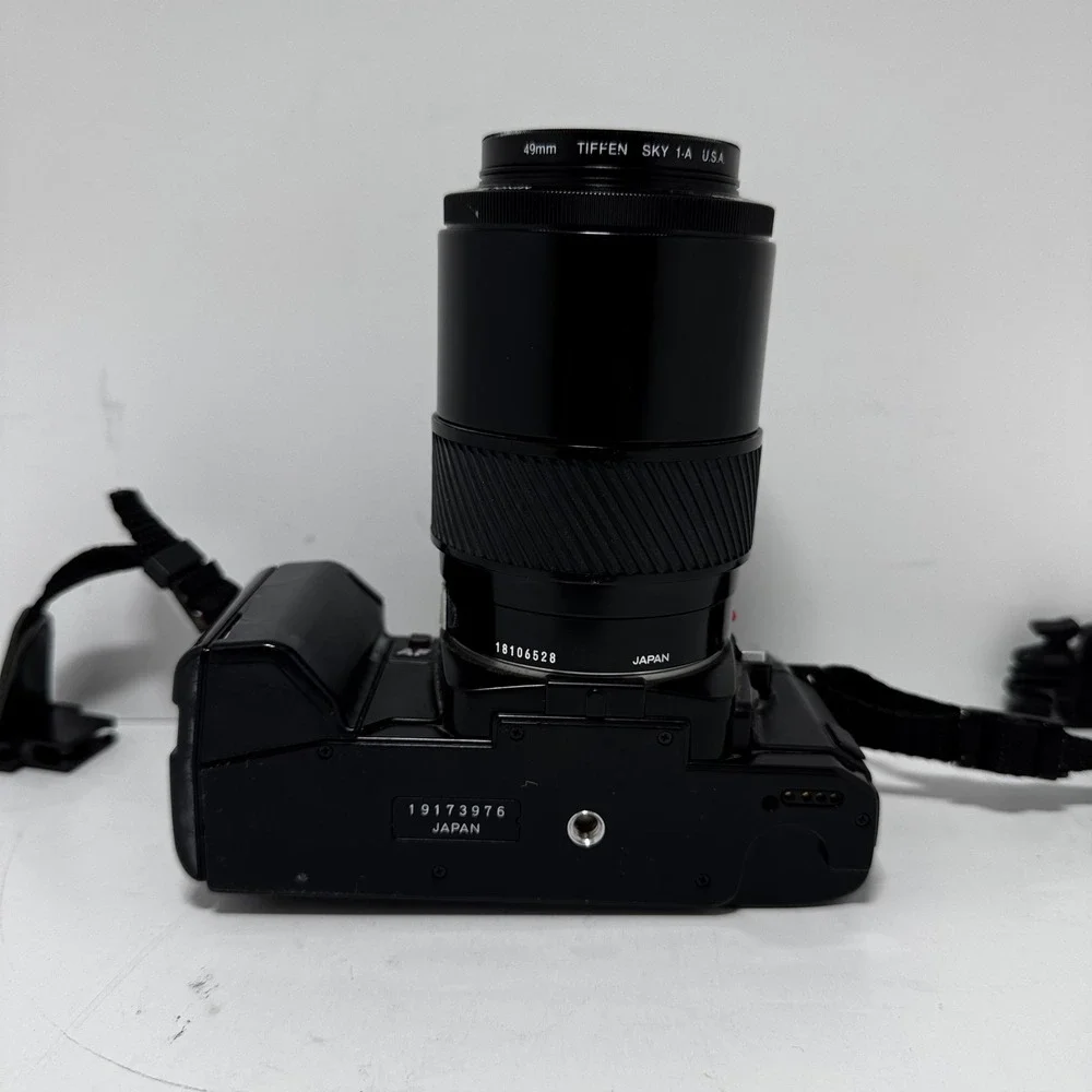 Minolta Maxxum 7000 35mm SLR Camera 100-200mm Lens 2800 AF Flash Targus Bag